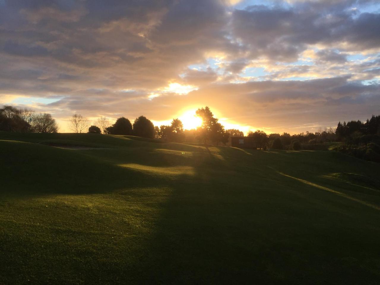 Bombay Maxwell'S Golf Retreatヴィラ エクステリア 写真